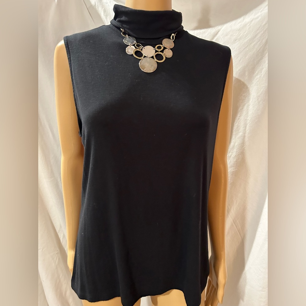 A New Day sleeveless black turtleneck shirt. Sz L